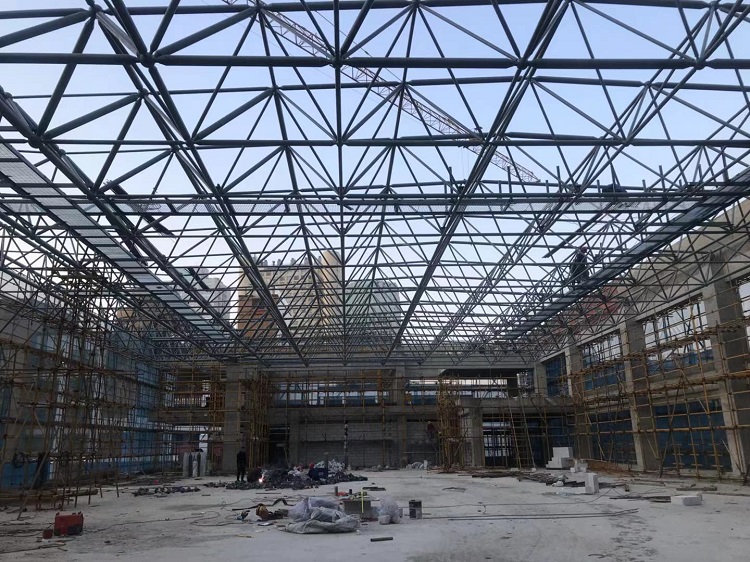 龙口第一附属小学体育馆网架